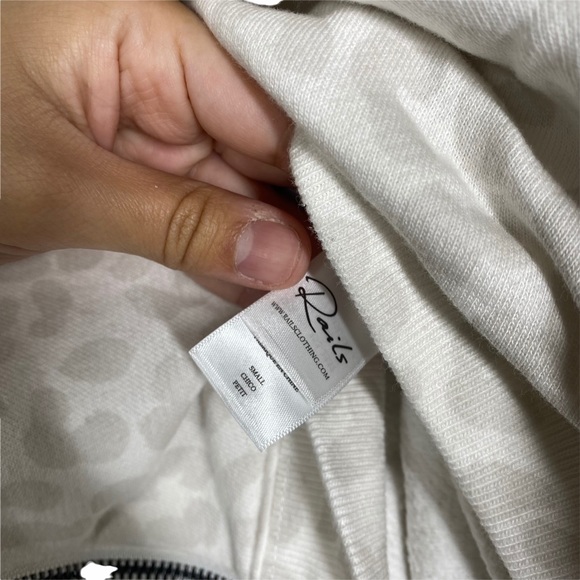 RAILS Marlo Zip Sweatshirt In Grey Jaguar Design Side Zipper Detail sz Small - Picture 7 of 8